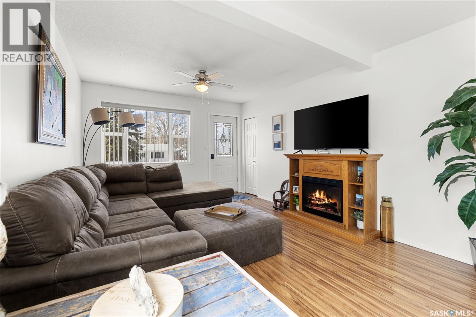 359 4th Avenue Se, Swift Current, Saskatchewan  S9H 3L7 - Photo 4 - SK031498