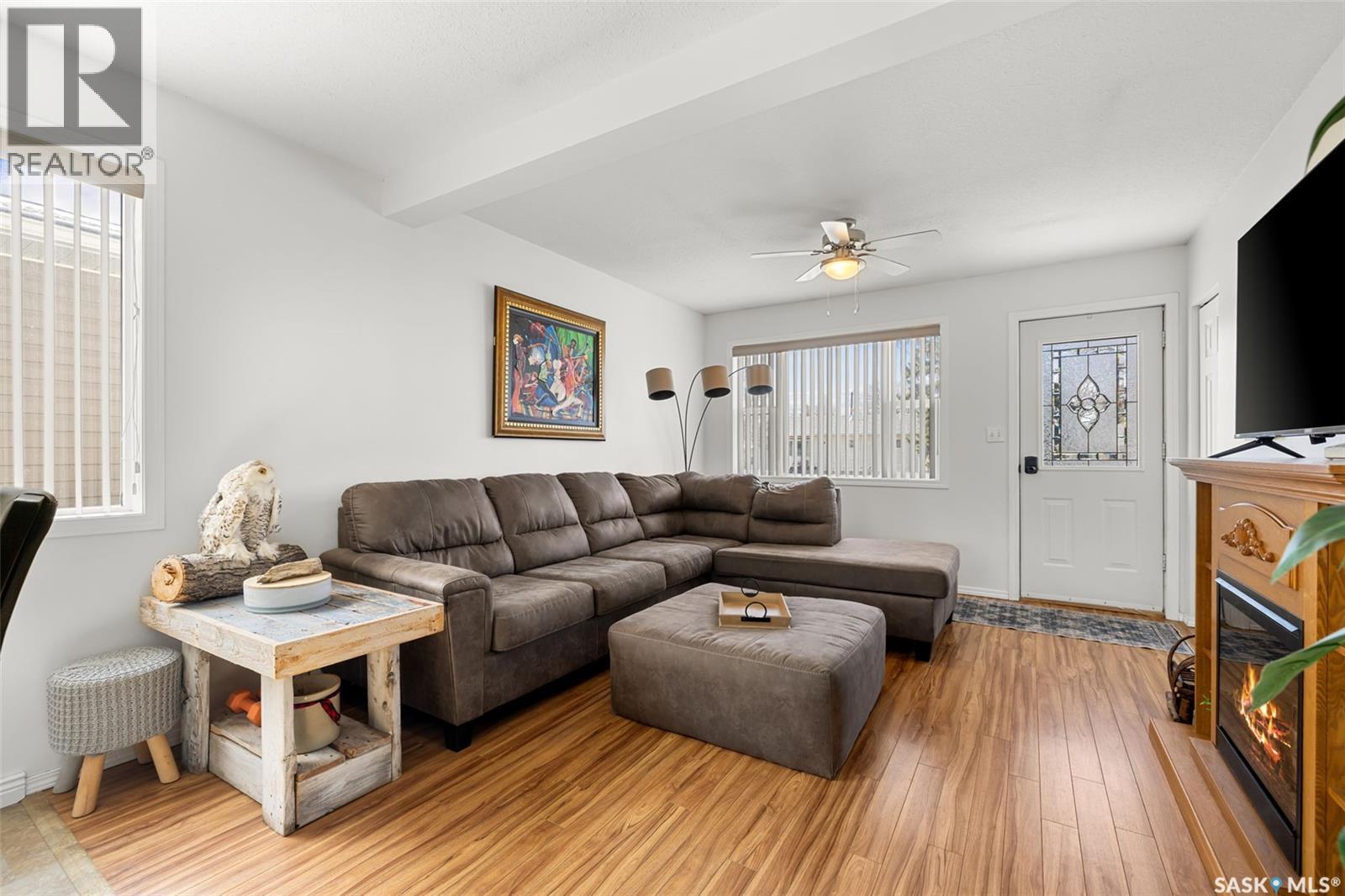 359 4th Avenue Se, Swift Current, Saskatchewan  S9H 3L7 - Photo 5 - SK031498