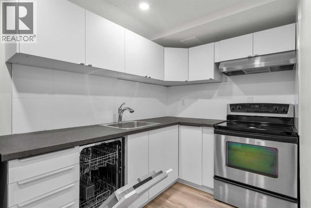 2124a 52 Avenue Sw, Calgary, Alberta  T3E 1K3 - Photo 28 - A2293688