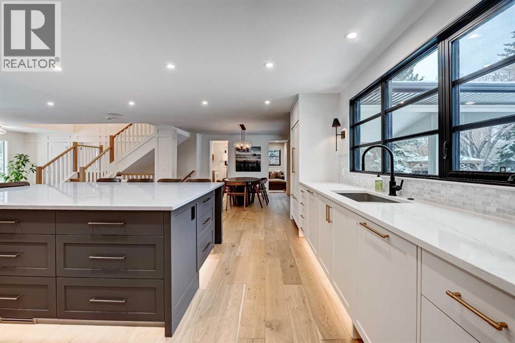 6755 Livingstone Drive Sw, Calgary, Alberta  T3E 6J2 - Photo 11 - A2296083