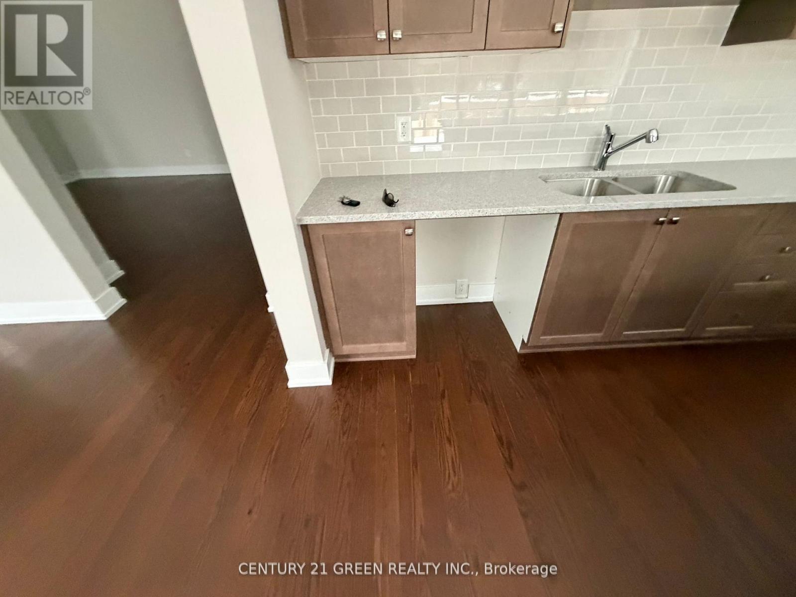 123 Tonic Crescent, Ottawa, Ontario  K2K 1X7 - Photo 2 - X12934310