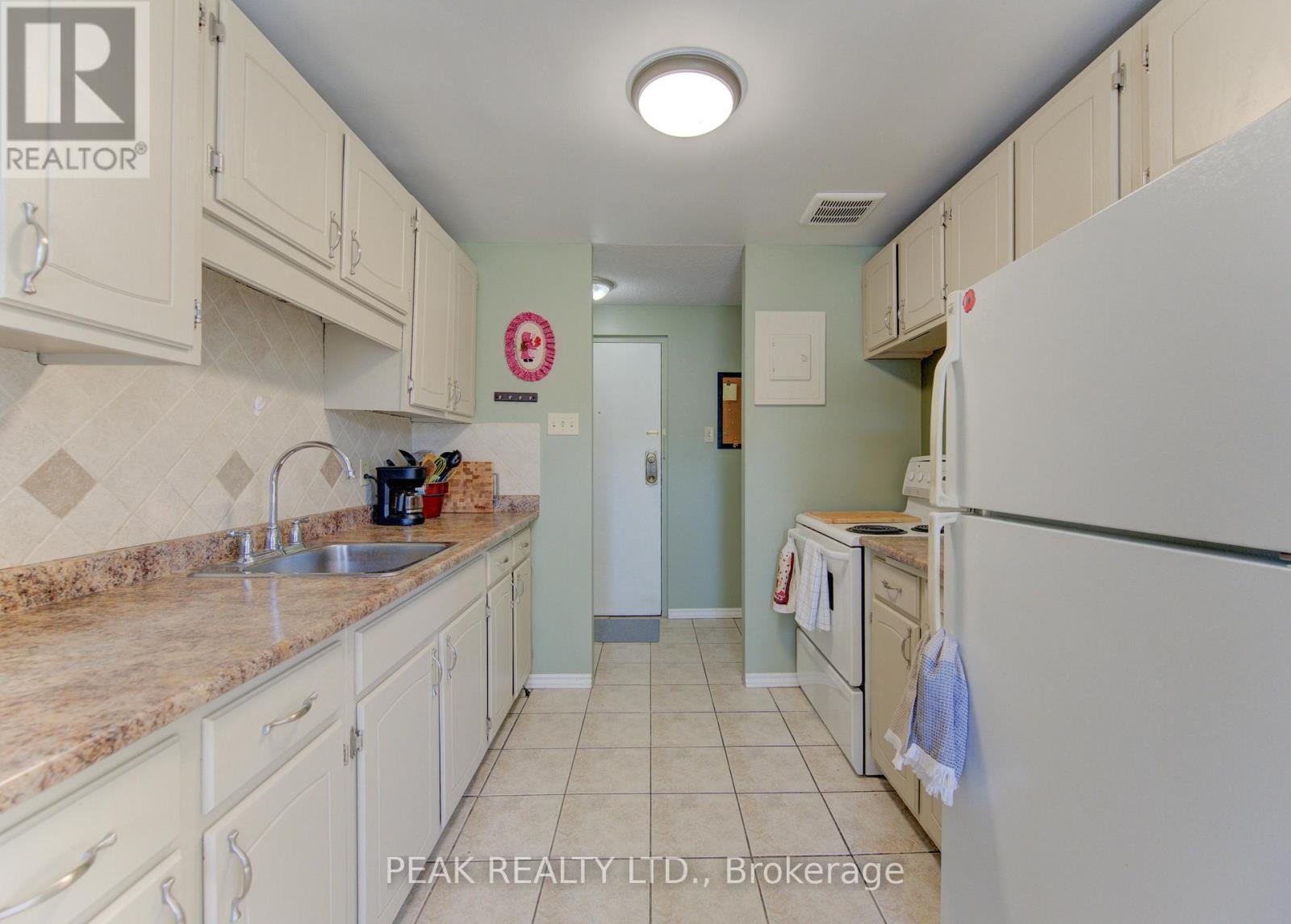 106 - 4 Avalon Place, Kitchener, Ontario  N2M 4N6 - Photo 15 - X12934342