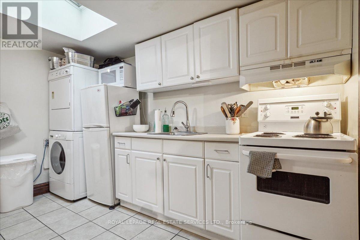 27 George Street, St. Catharines, Ontario  L2R 5N3 - Photo 5 - X12934372