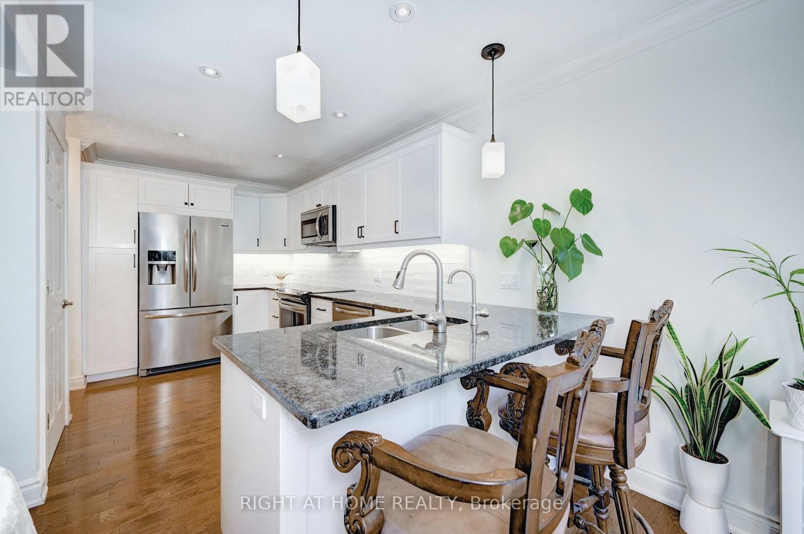 10 - 524 Beechwood Drive, Waterloo, Ontario  N2T 2G9 - Photo 15 - X12934384