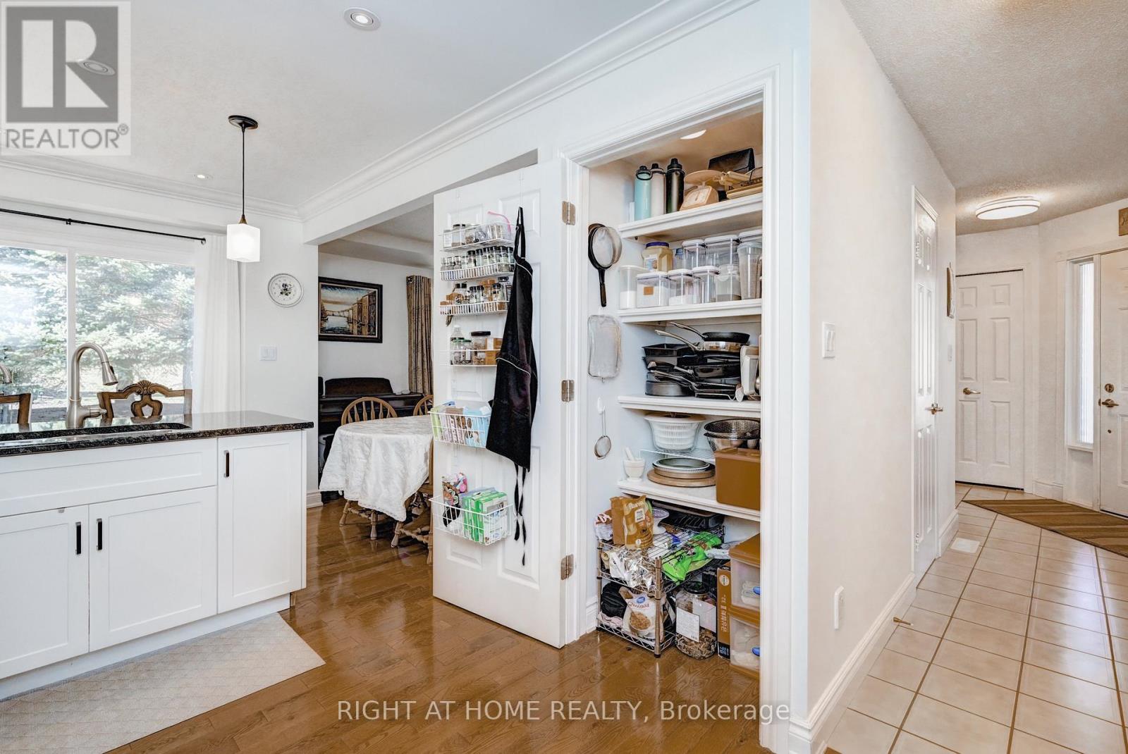 10 - 524 Beechwood Drive, Waterloo, Ontario  N2T 2G9 - Photo 16 - X12934384