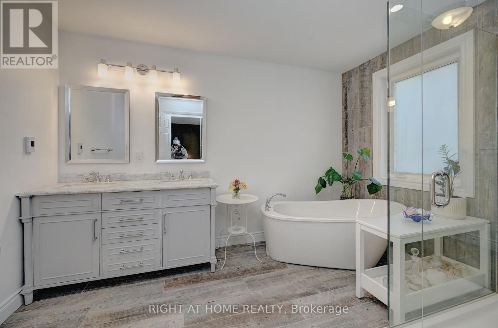 10 - 524 Beechwood Drive, Waterloo, Ontario  N2T 2G9 - Photo 27 - X12934384