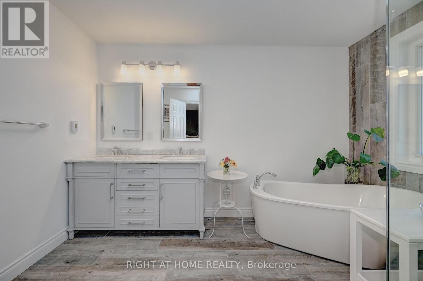 10 - 524 Beechwood Drive, Waterloo, Ontario  N2T 2G9 - Photo 28 - X12934384