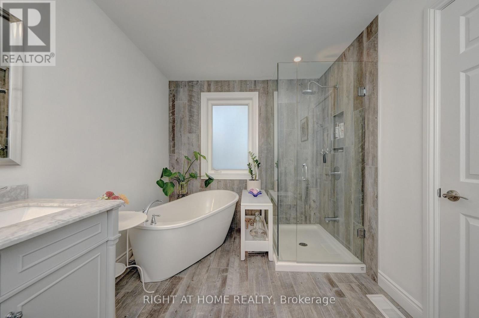 10 - 524 Beechwood Drive, Waterloo, Ontario  N2T 2G9 - Photo 30 - X12934384