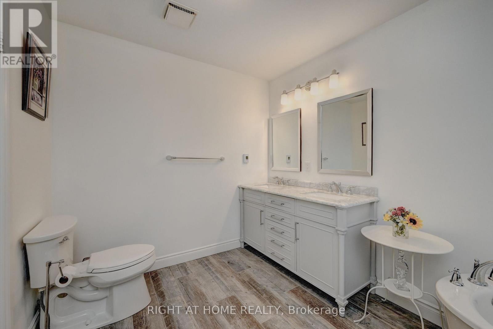 10 - 524 Beechwood Drive, Waterloo, Ontario  N2T 2G9 - Photo 31 - X12934384