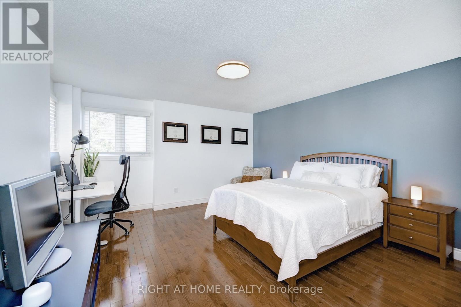 10 - 524 Beechwood Drive, Waterloo, Ontario  N2T 2G9 - Photo 38 - X12934384