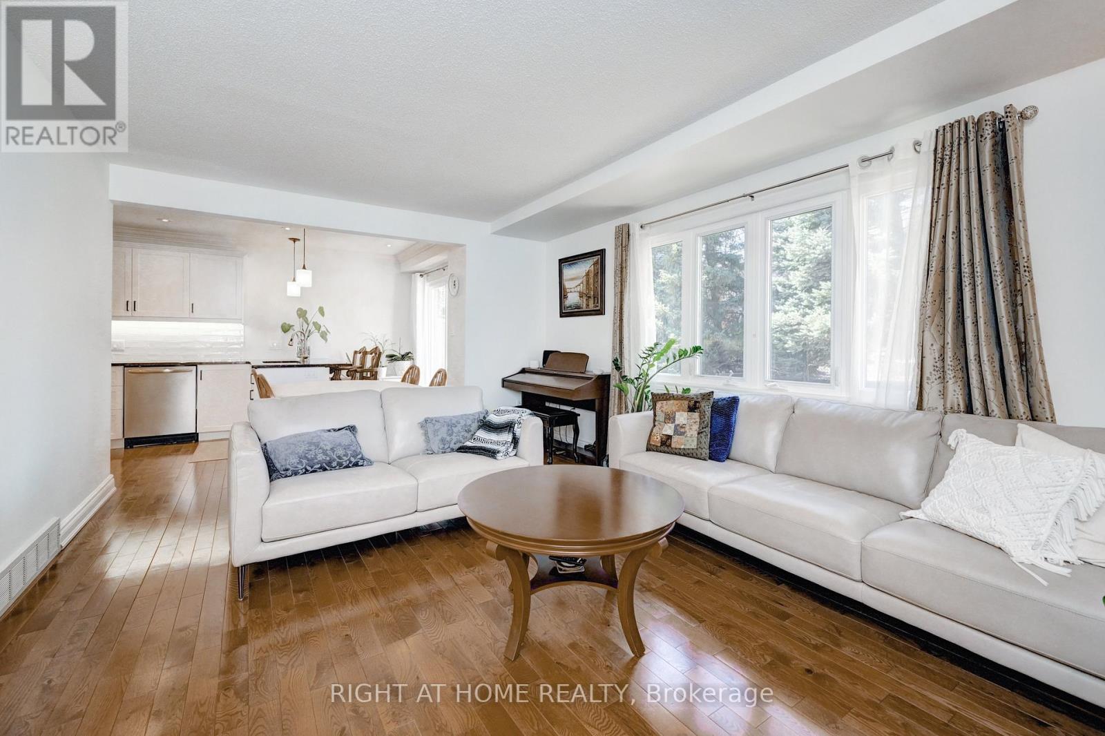 10 - 524 Beechwood Drive, Waterloo, Ontario  N2T 2G9 - Photo 9 - X12934384