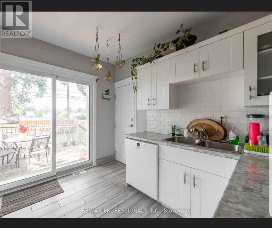 Main - 1371 Marentette S, Windsor, Ontario  N8X 4C9 - Photo 5 - X12934452