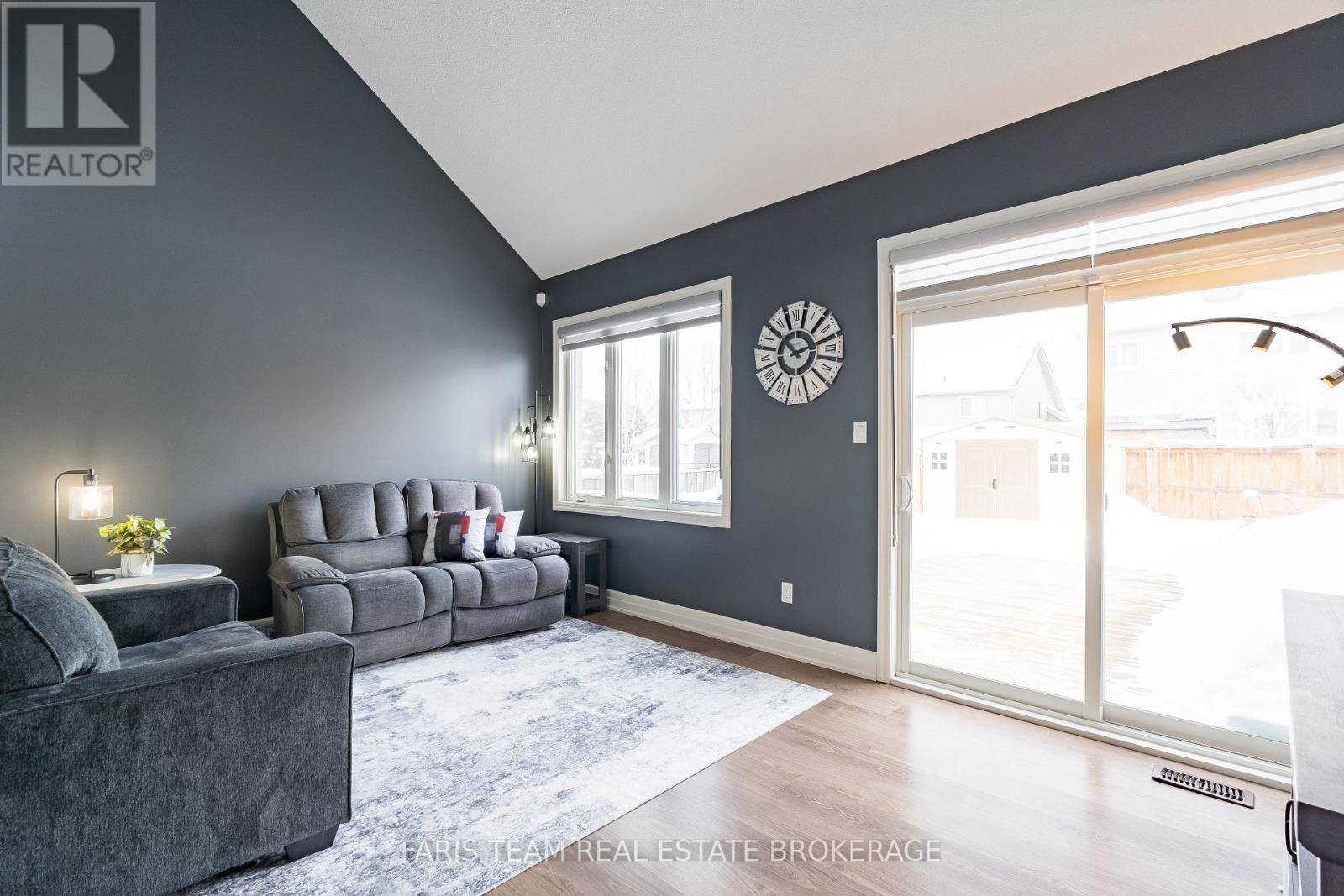 461 Greenwood Drive, Essa, Ontario  L3W 0R4 - Photo 13 - N12922604