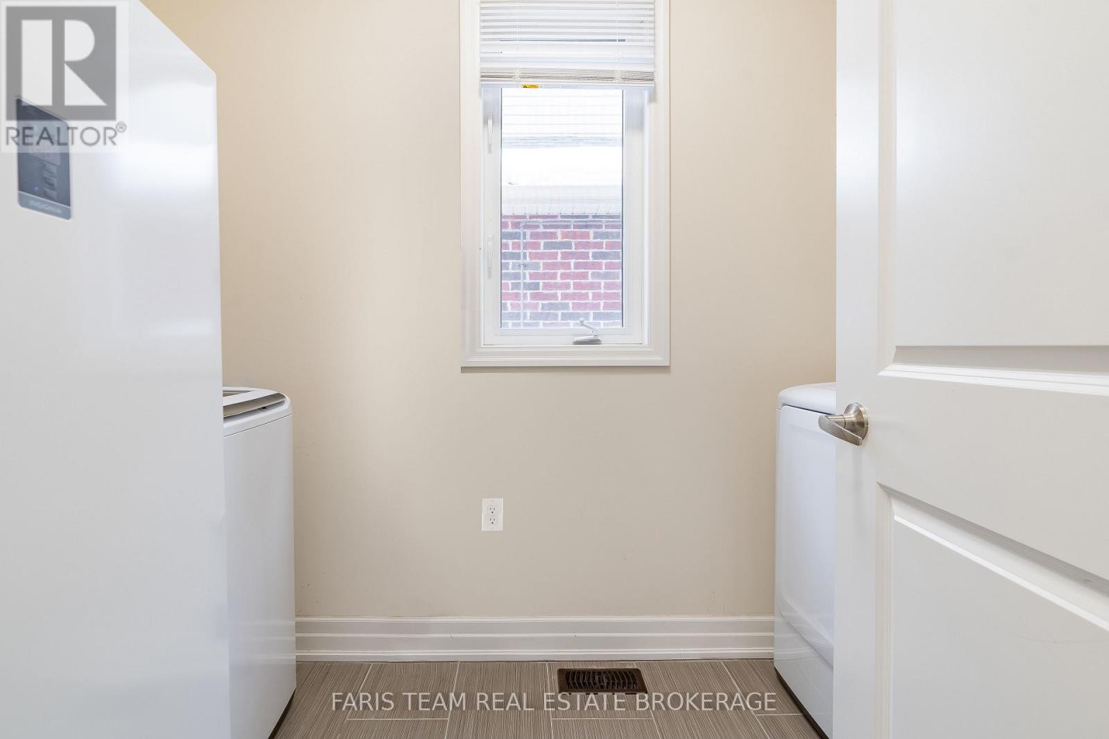 461 Greenwood Drive, Essa, Ontario  L3W 0R4 - Photo 24 - N12922604