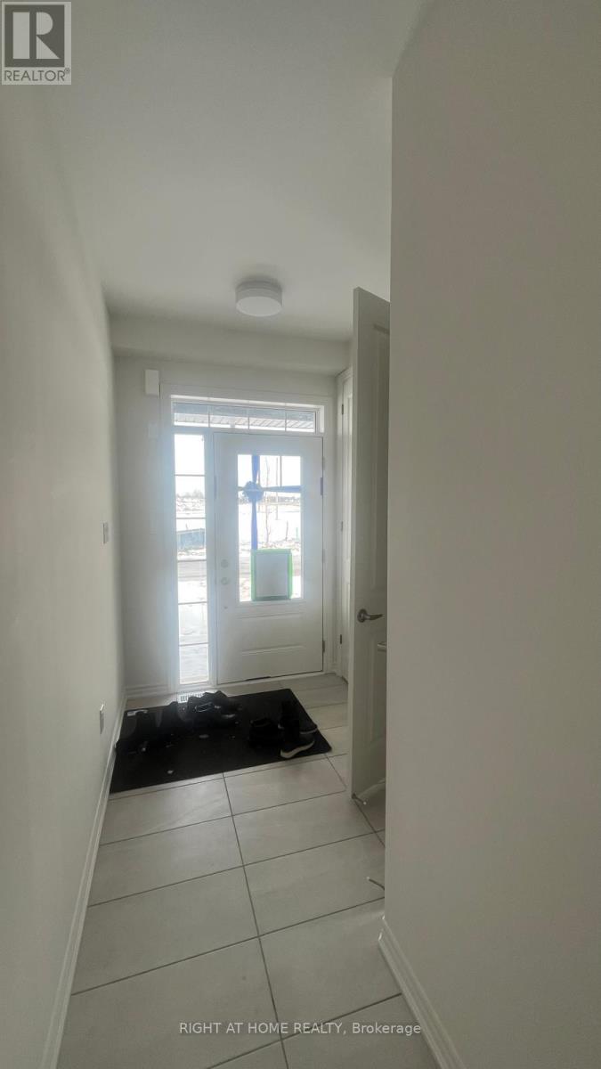 68 Sanderson Drive, Kawartha Lakes, Ontario  K9V 0S8 - Photo 2 - X12769522