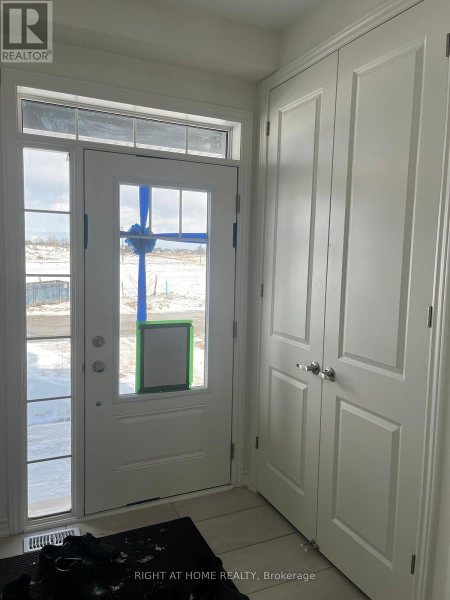 68 Sanderson Drive, Kawartha Lakes, Ontario  K9V 0S8 - Photo 3 - X12769522