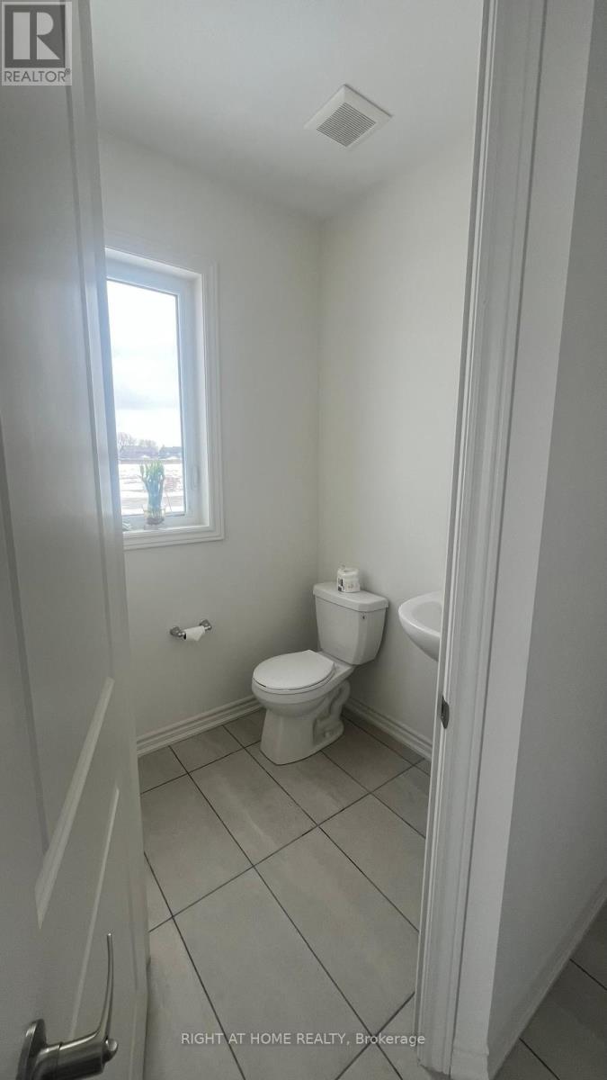 68 Sanderson Drive, Kawartha Lakes, Ontario  K9V 0S8 - Photo 4 - X12769522