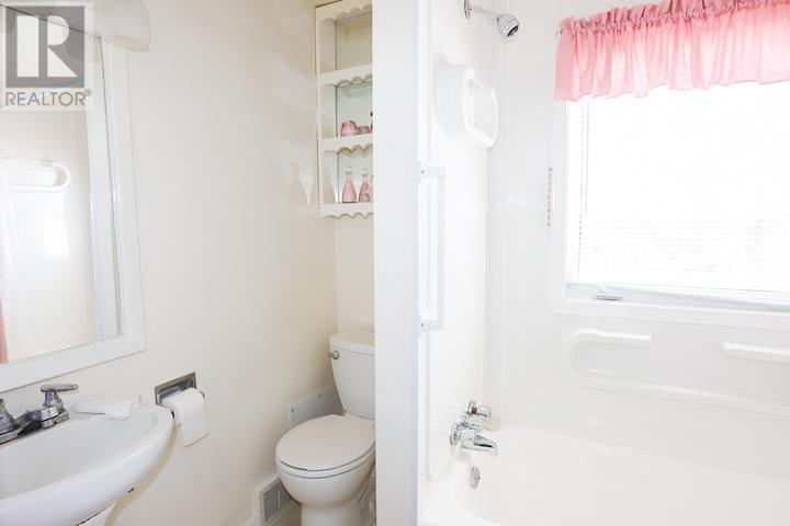 190 Lake St, Sault Ste. Marie, Ontario  P6A 4B1 - Photo 27 - SM260524