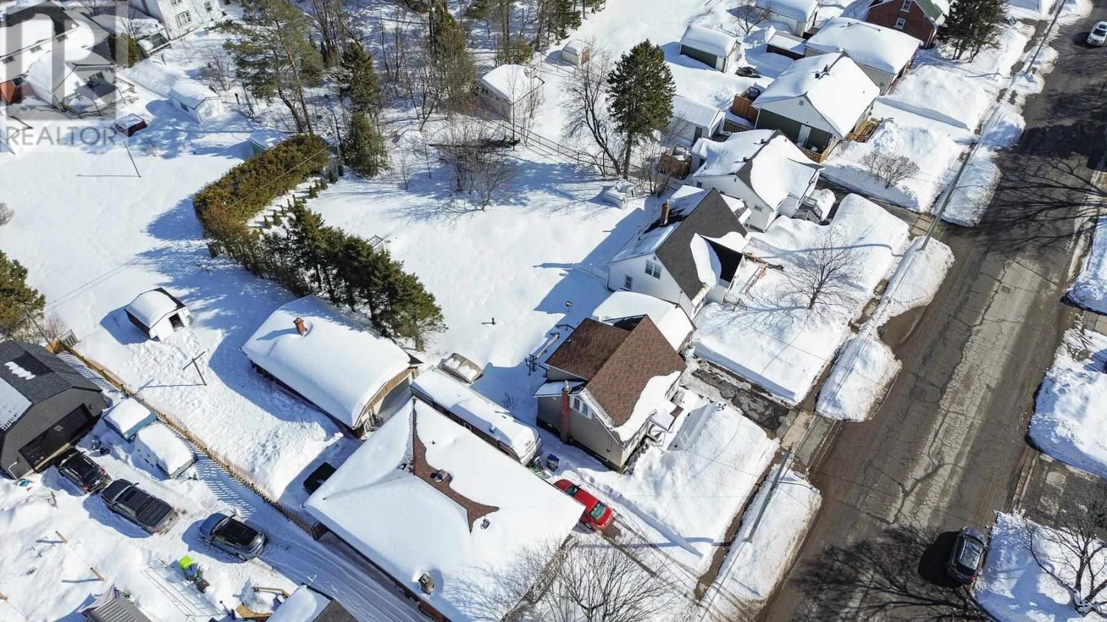 190 Lake St, Sault Ste. Marie, Ontario  P6A 4B1 - Photo 39 - SM260524