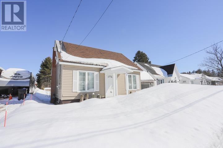 190 Lake St, Sault Ste. Marie, Ontario  P6A 4B1 - Photo 7 - SM260524