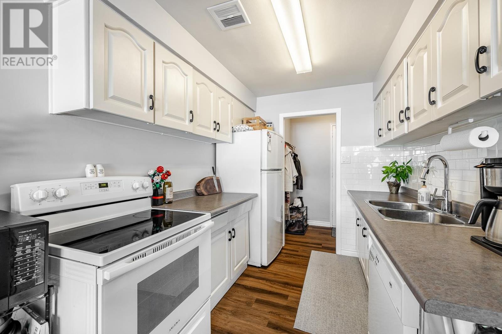 570 Macdonald Ave # 202, Sault Ste. Marie, Ontario  P6B 1J3 - Photo 12 - SM260534