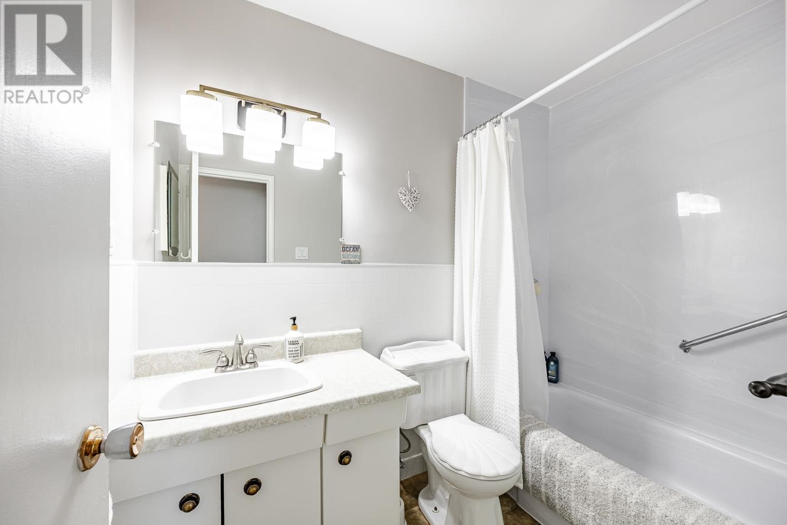 570 Macdonald Ave # 202, Sault Ste. Marie, Ontario  P6B 1J3 - Photo 26 - SM260534