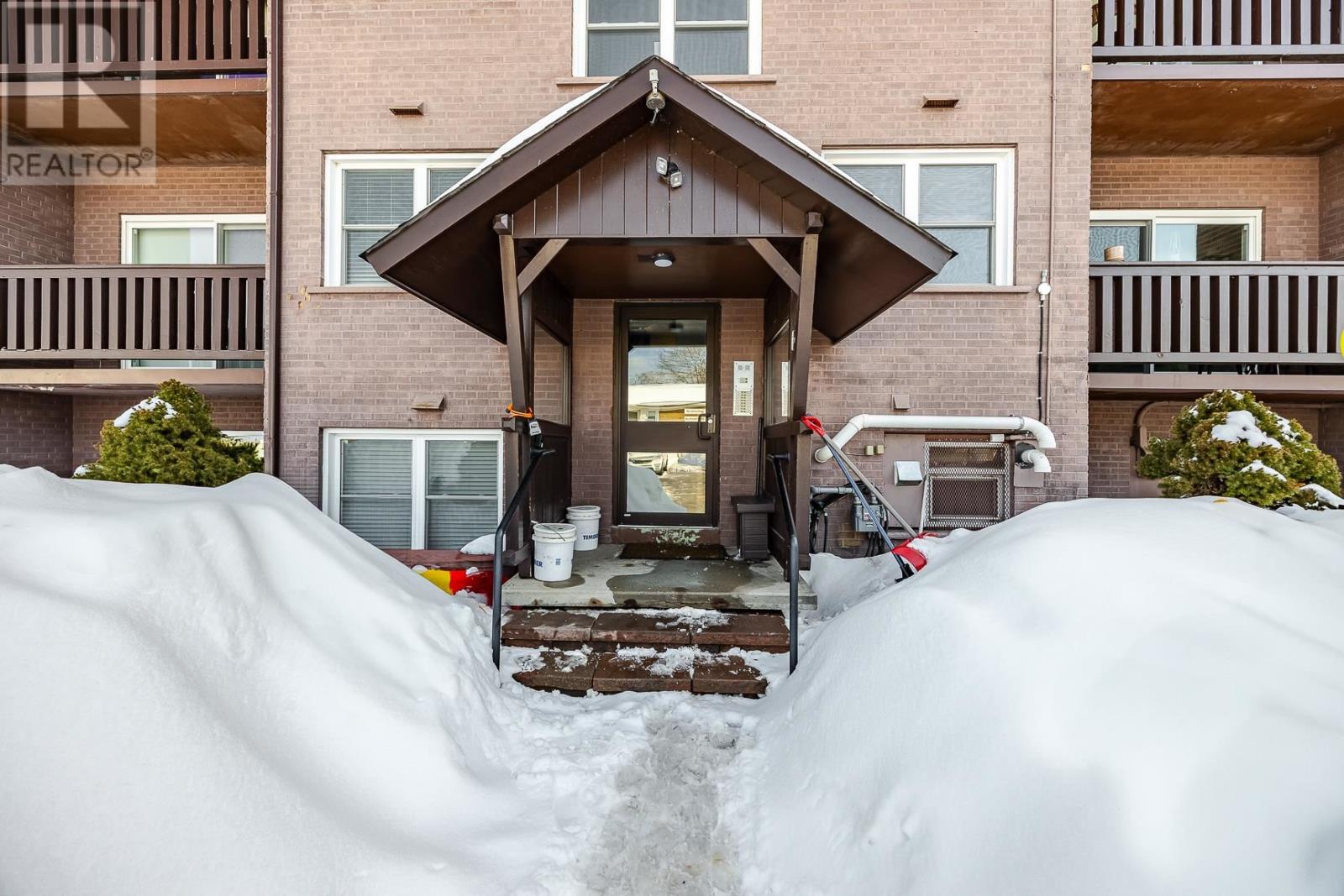 570 Macdonald Ave # 202, Sault Ste. Marie, Ontario  P6B 1J3 - Photo 4 - SM260534