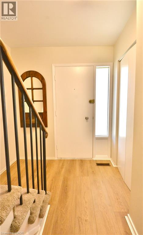 562 Forestwood Crescent, Burlington, Ontario  L7L 4K3 - Photo 4 - 40813267