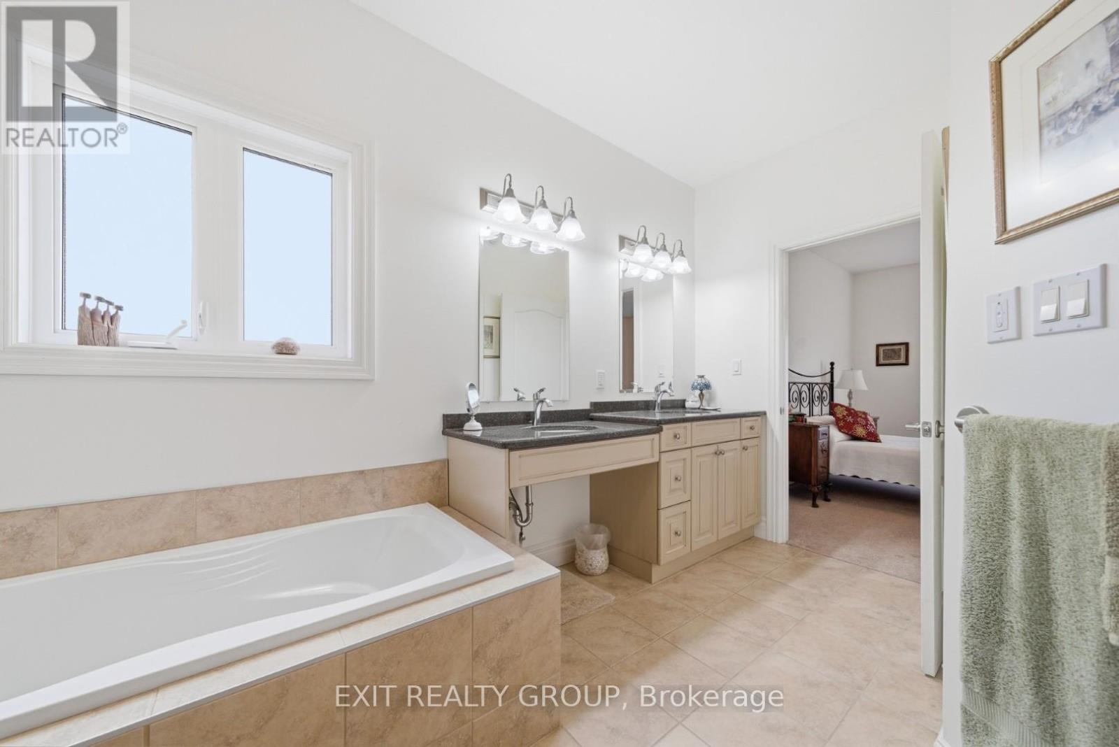 68 Maplehurst Crescent, Prince Edward County, Ontario  K0K 3L0 - Photo 35 - X12934690