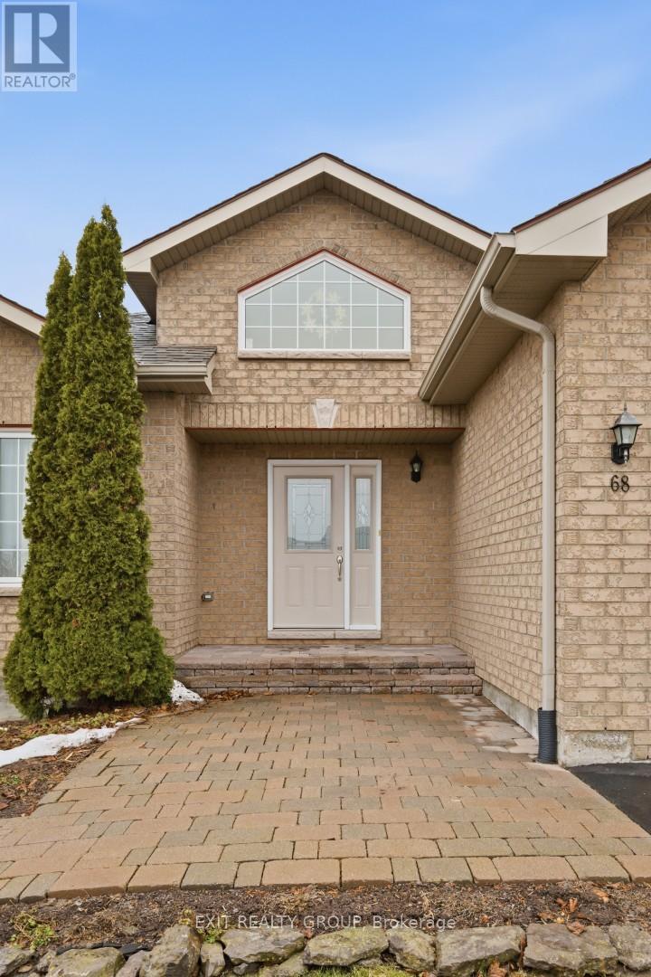 68 Maplehurst Crescent, Prince Edward County, Ontario  K0K 3L0 - Photo 4 - X12934690