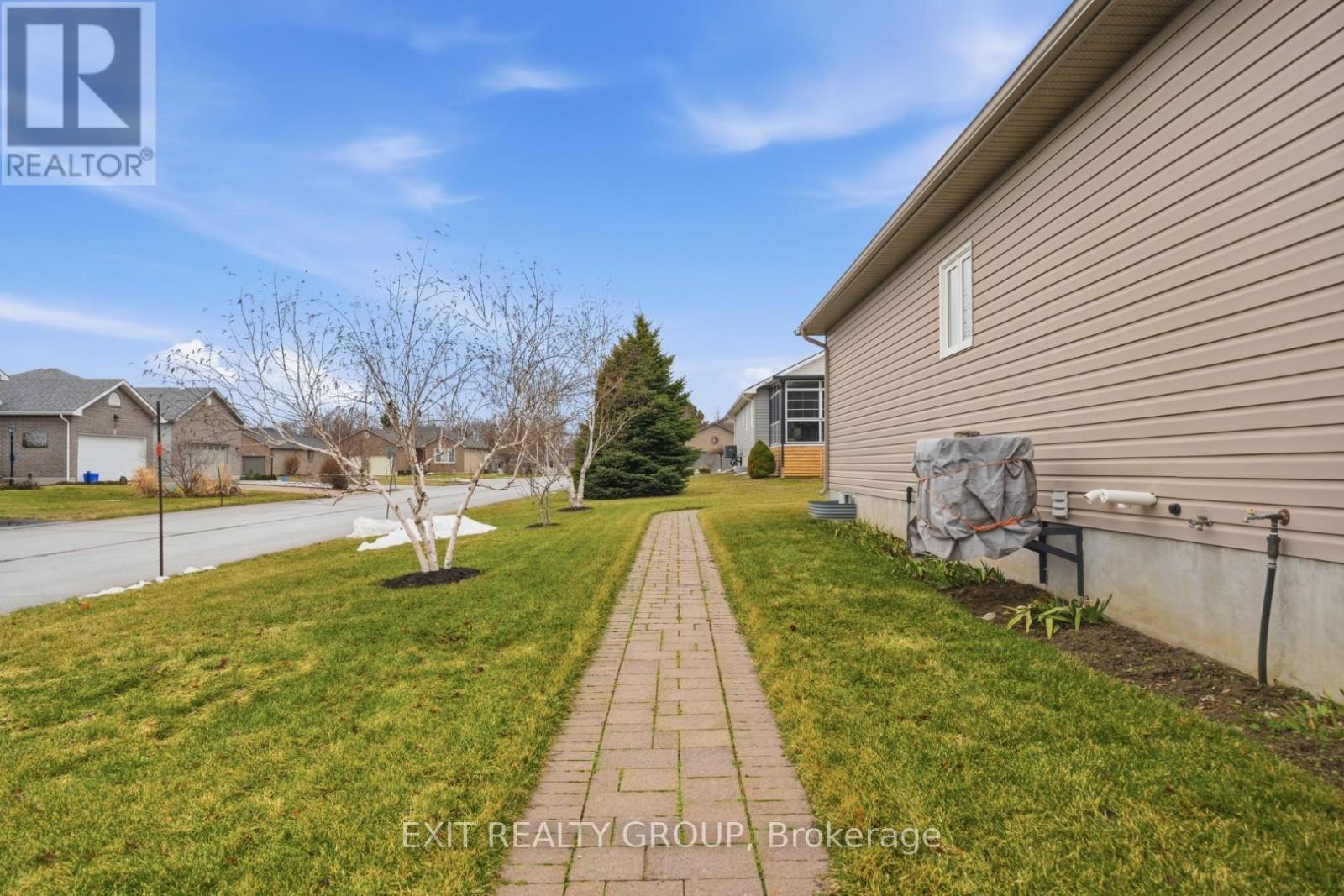 68 Maplehurst Crescent, Prince Edward County, Ontario  K0K 3L0 - Photo 41 - X12934690