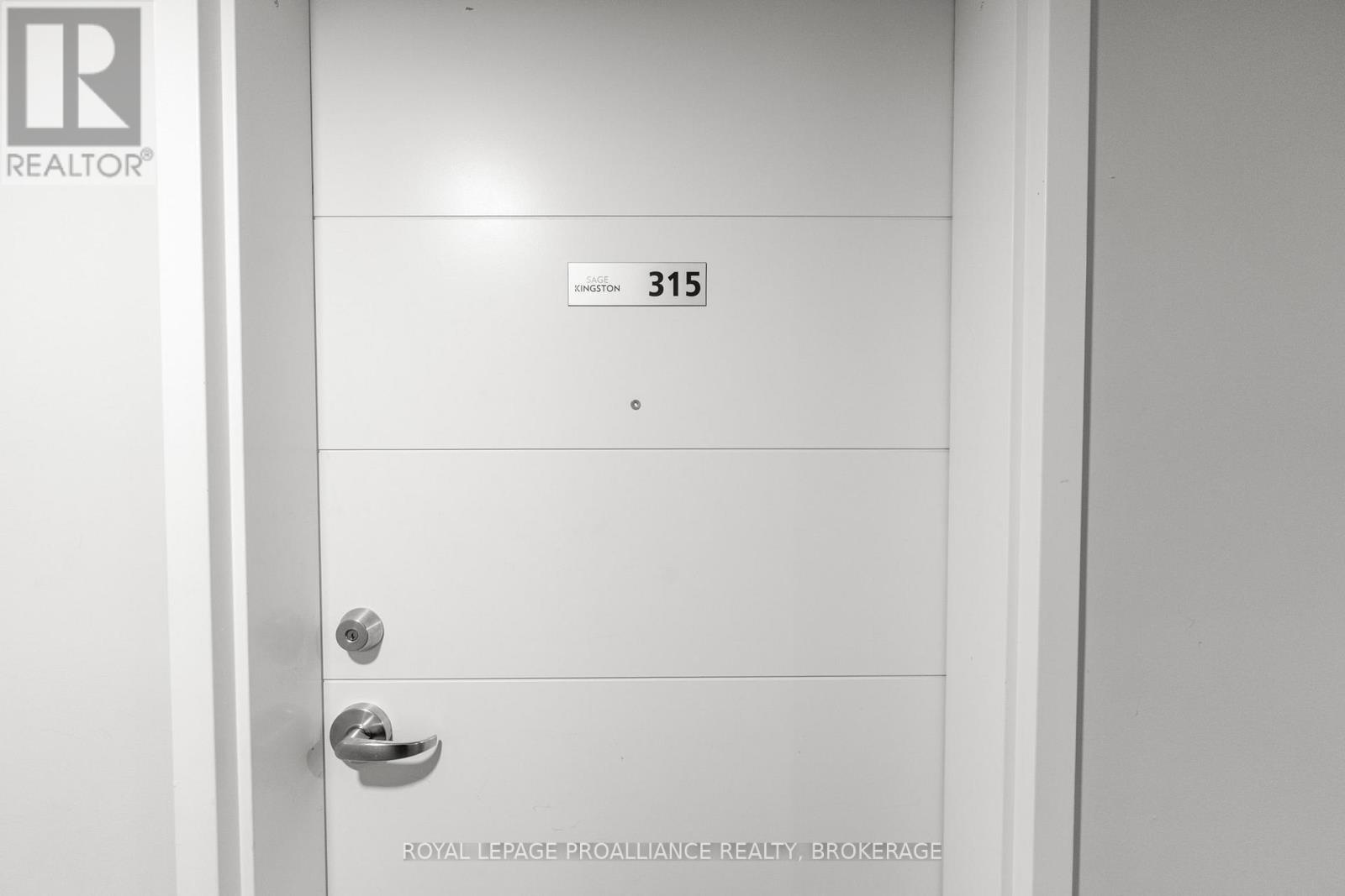 315 - 652 Princess Street, Kingston, Ontario K7L 1E5 - Photo 2 - X12934552