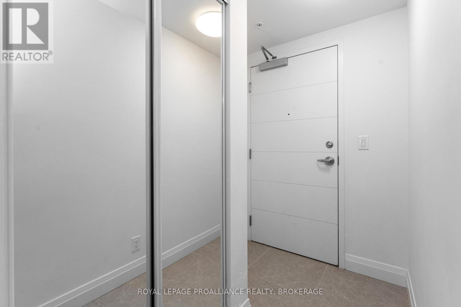 315 - 652 Princess Street, Kingston, Ontario K7L 1E5 - Photo 3 - X12934552