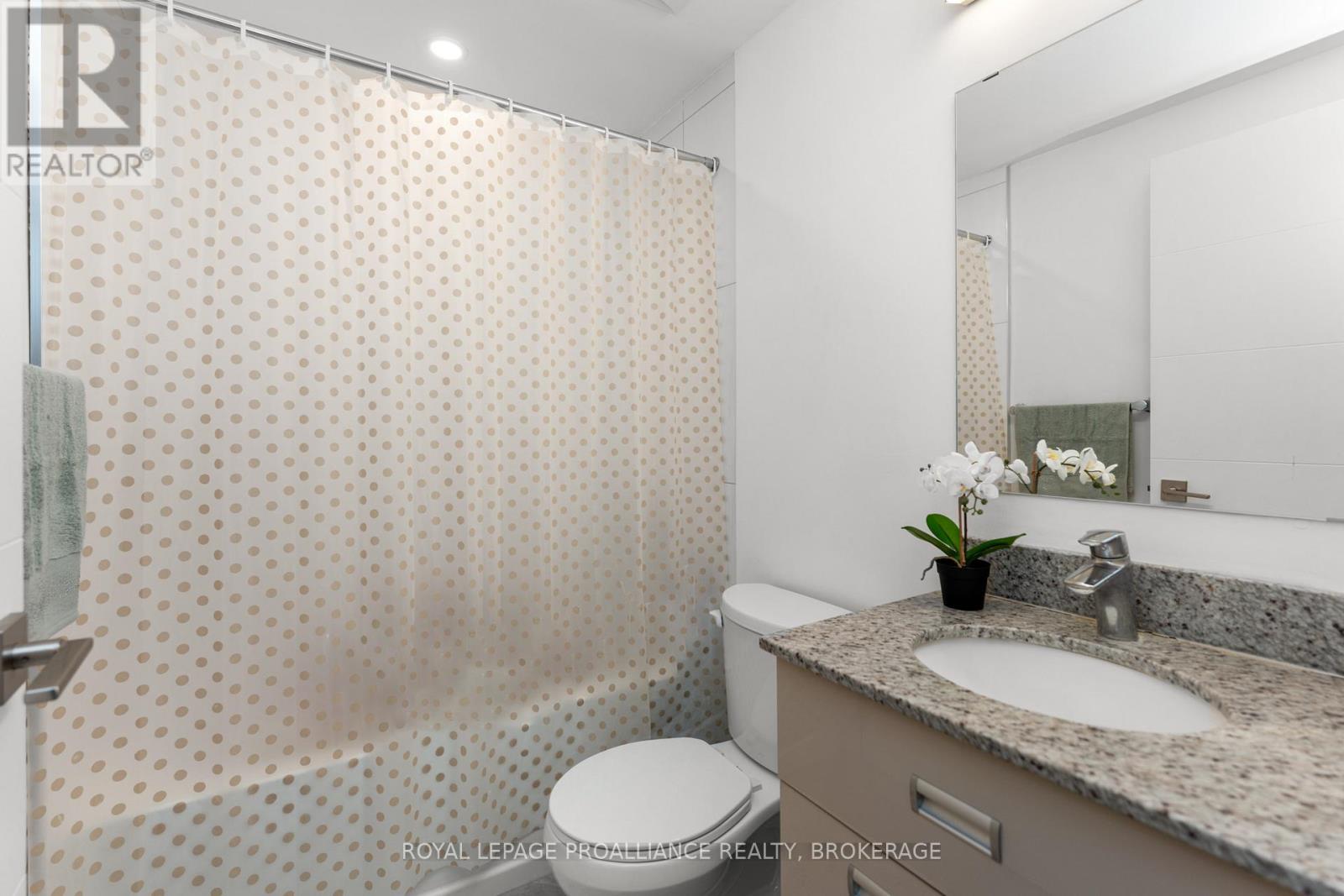 315 - 652 Princess Street, Kingston, Ontario K7L 1E5 - Photo 5 - X12934552