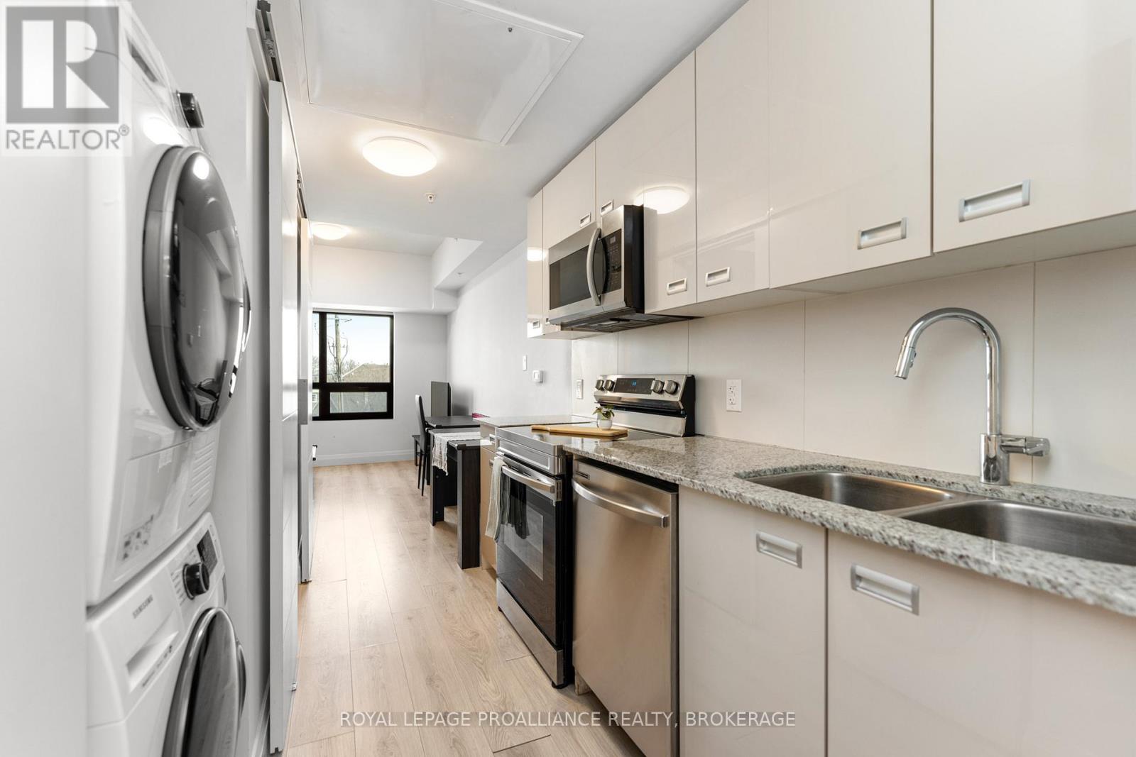 315 - 652 Princess Street, Kingston, Ontario K7L 1E5 - Photo 8 - X12934552