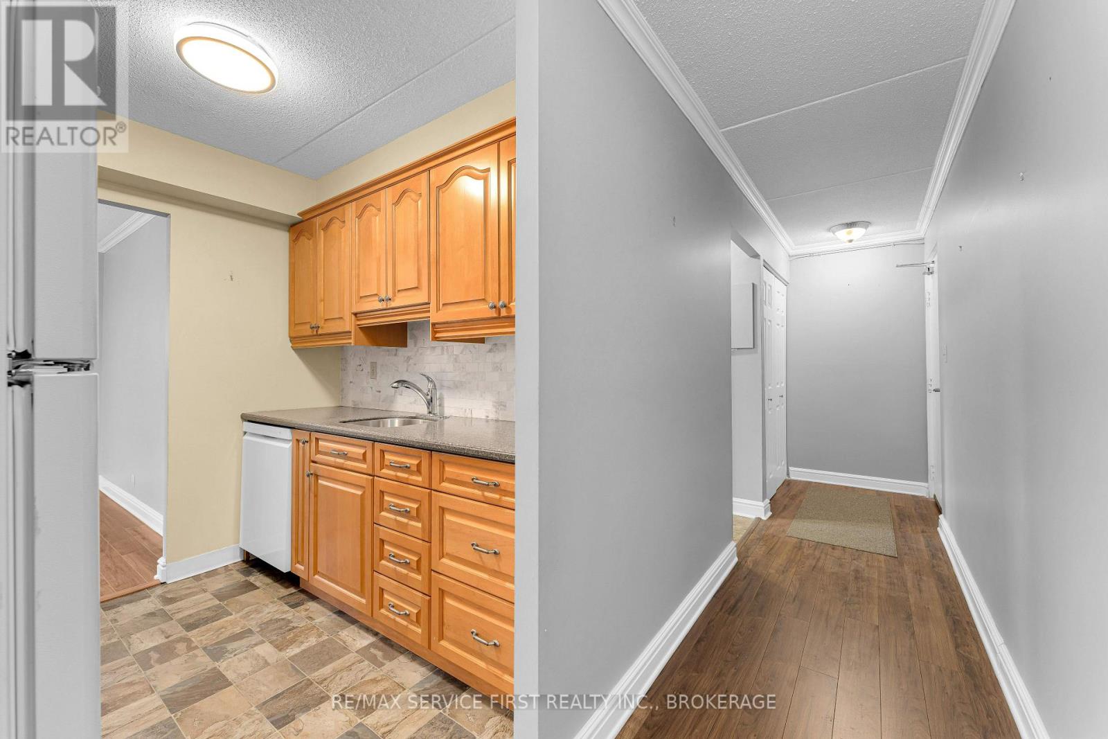 301 - 610 William Street S, Gananoque, Ontario  K7G 3A4 - Photo 11 - X12934688