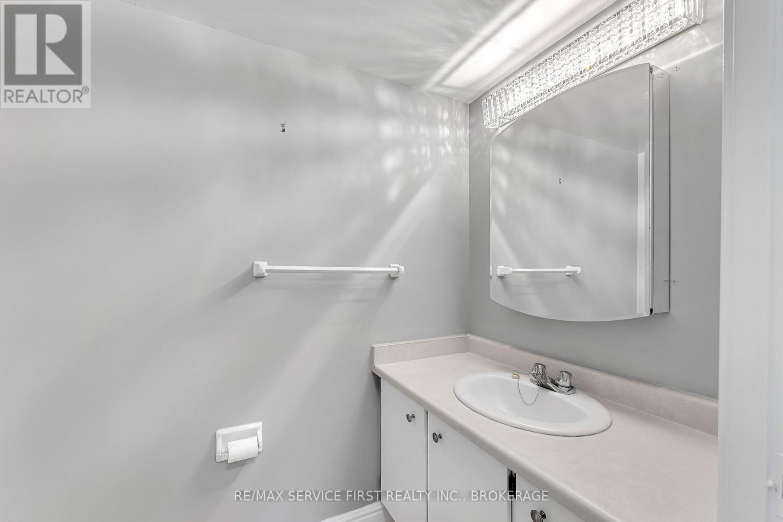 301 - 610 William Street S, Gananoque, Ontario  K7G 3A4 - Photo 30 - X12934688