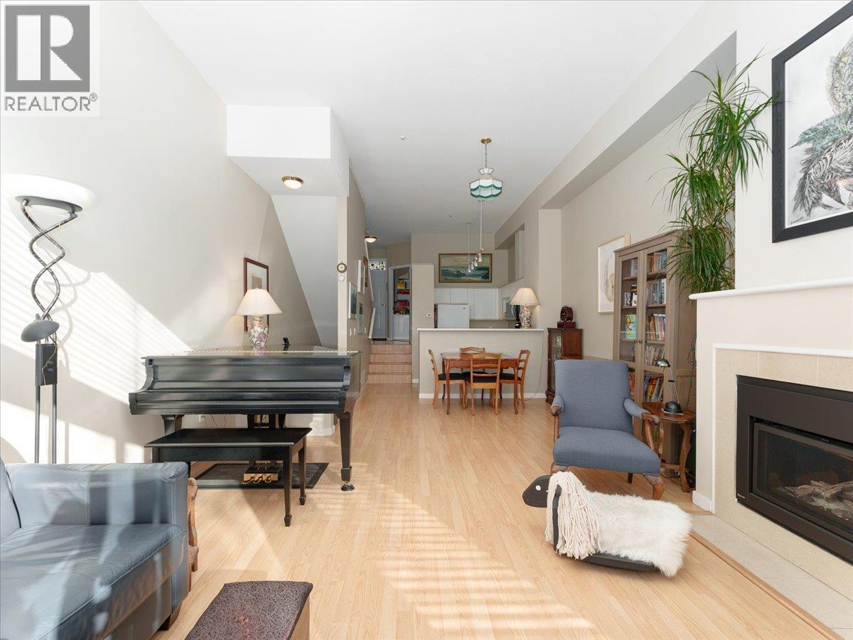 5 3588 Whitney Place, Vancouver, British Columbia V5S 4T2 - Photo 3 - R3086629