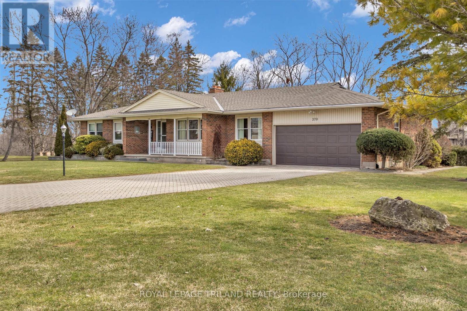 370 Station Street, North Middlesex, Ontario  N0M 2K0 - Photo 2 - X12934662