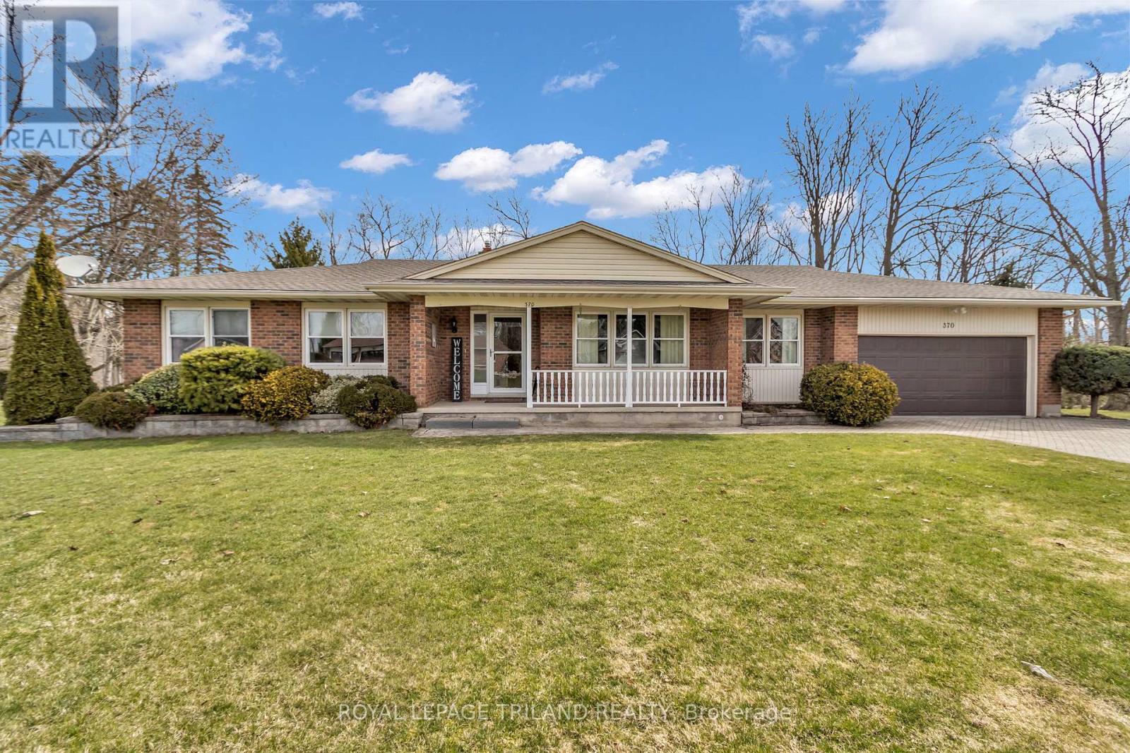 370 Station Street, North Middlesex, Ontario  N0M 2K0 - Photo 4 - X12934662