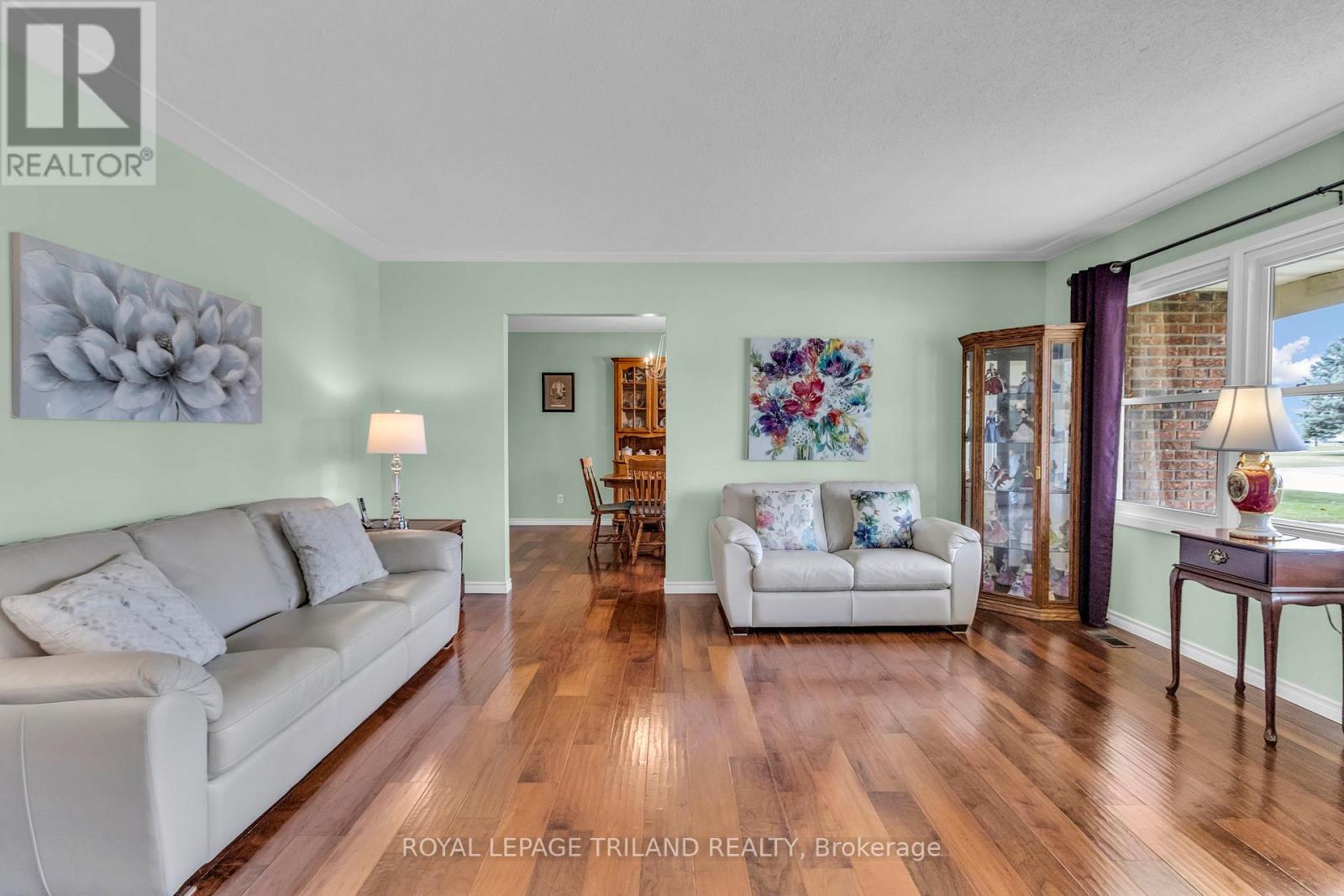 370 Station Street, North Middlesex, Ontario  N0M 2K0 - Photo 8 - X12934662