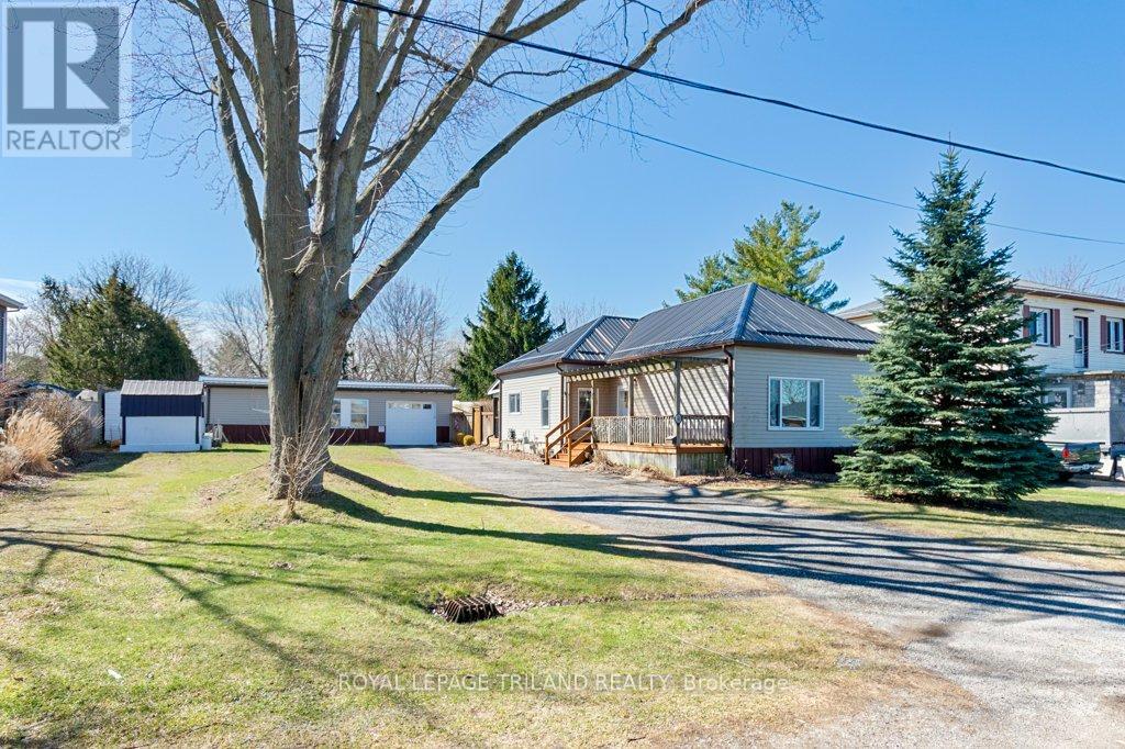 94 Steele Street, St. Thomas, Ontario  N5R 2Y5 - Photo 2 - X12934716