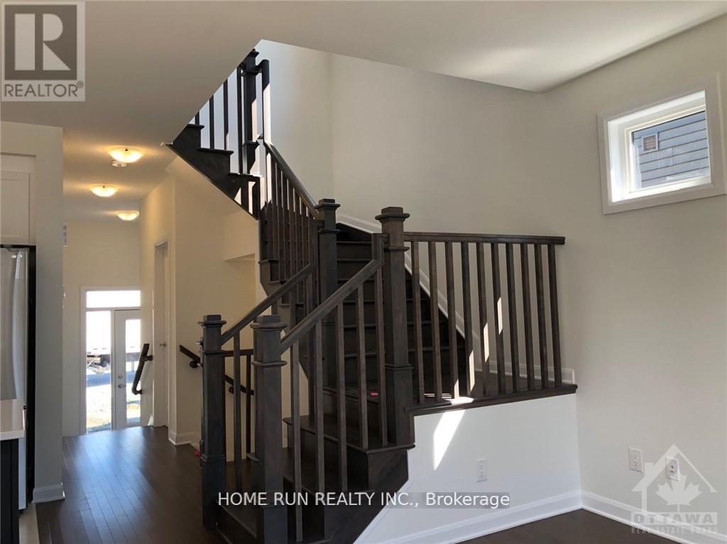 168 Namaste Walk, Ottawa, Ontario  K2J 0K6 - Photo 4 - X12934668