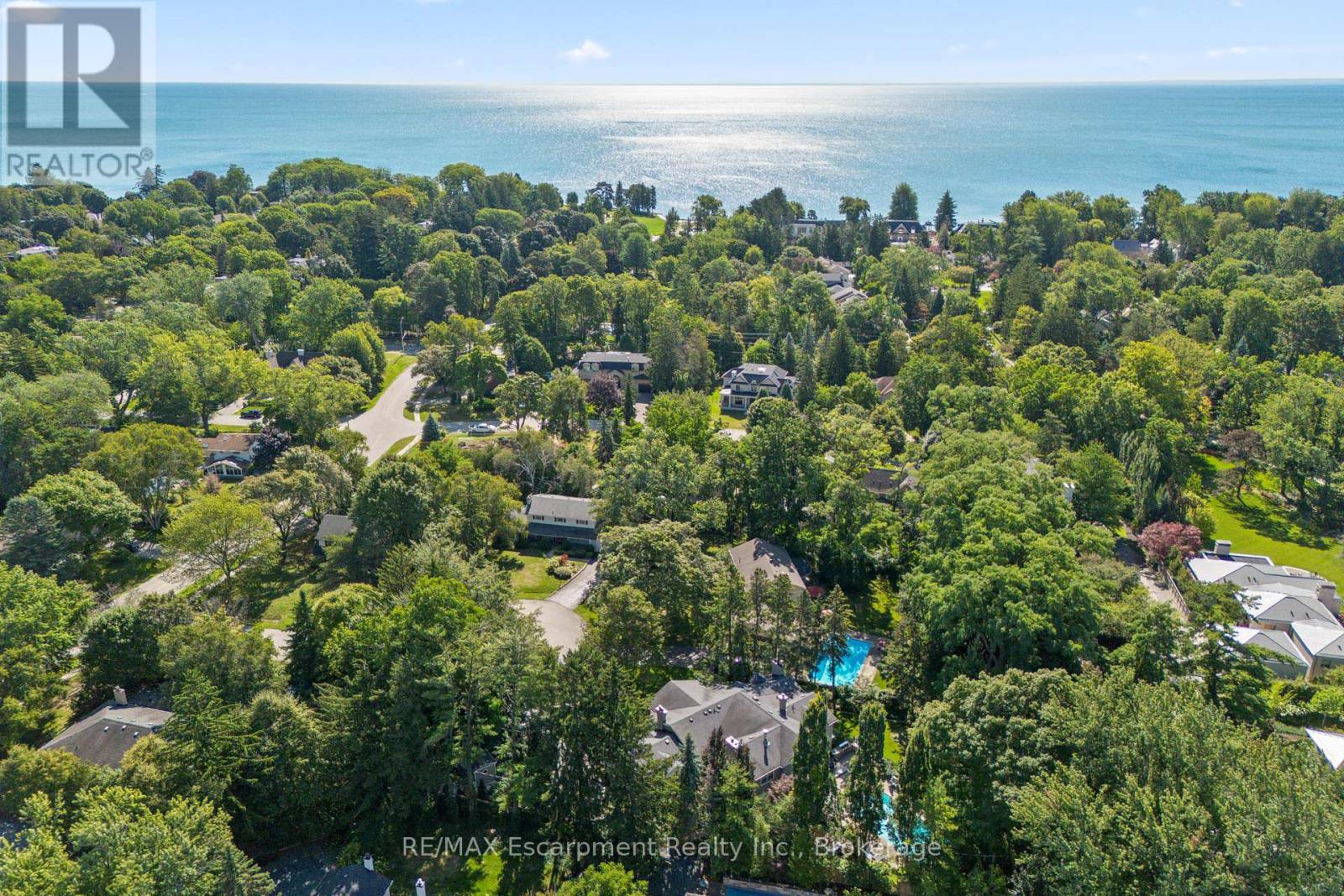 146 Abbey Court, Oakville, Ontario  L6J 4L1 - Photo 10 - W12934694