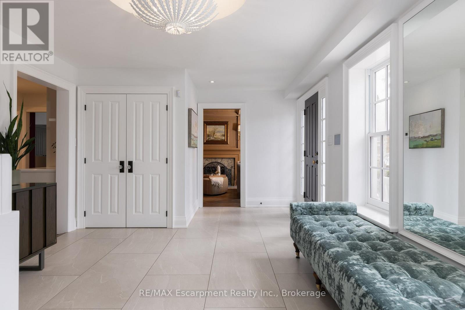 146 Abbey Court, Oakville, Ontario  L6J 4L1 - Photo 12 - W12934694