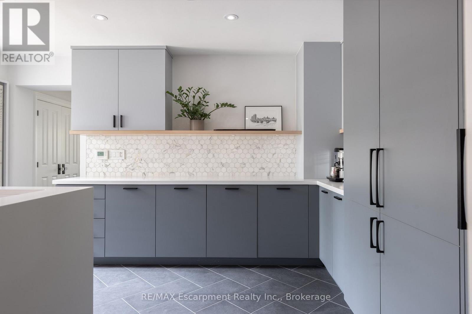 146 Abbey Court, Oakville, Ontario  L6J 4L1 - Photo 23 - W12934694