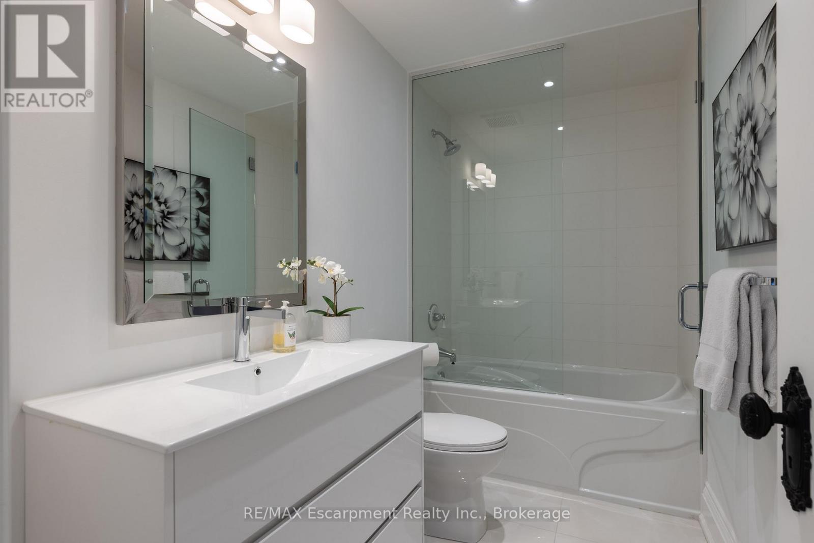 146 Abbey Court, Oakville, Ontario  L6J 4L1 - Photo 35 - W12934694