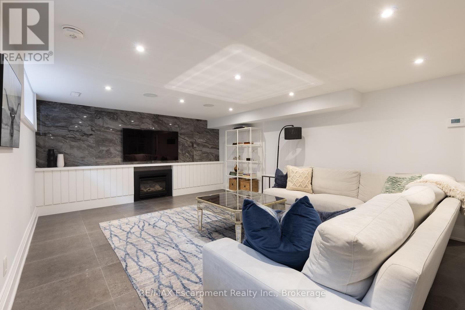 146 Abbey Court, Oakville, Ontario  L6J 4L1 - Photo 38 - W12934694