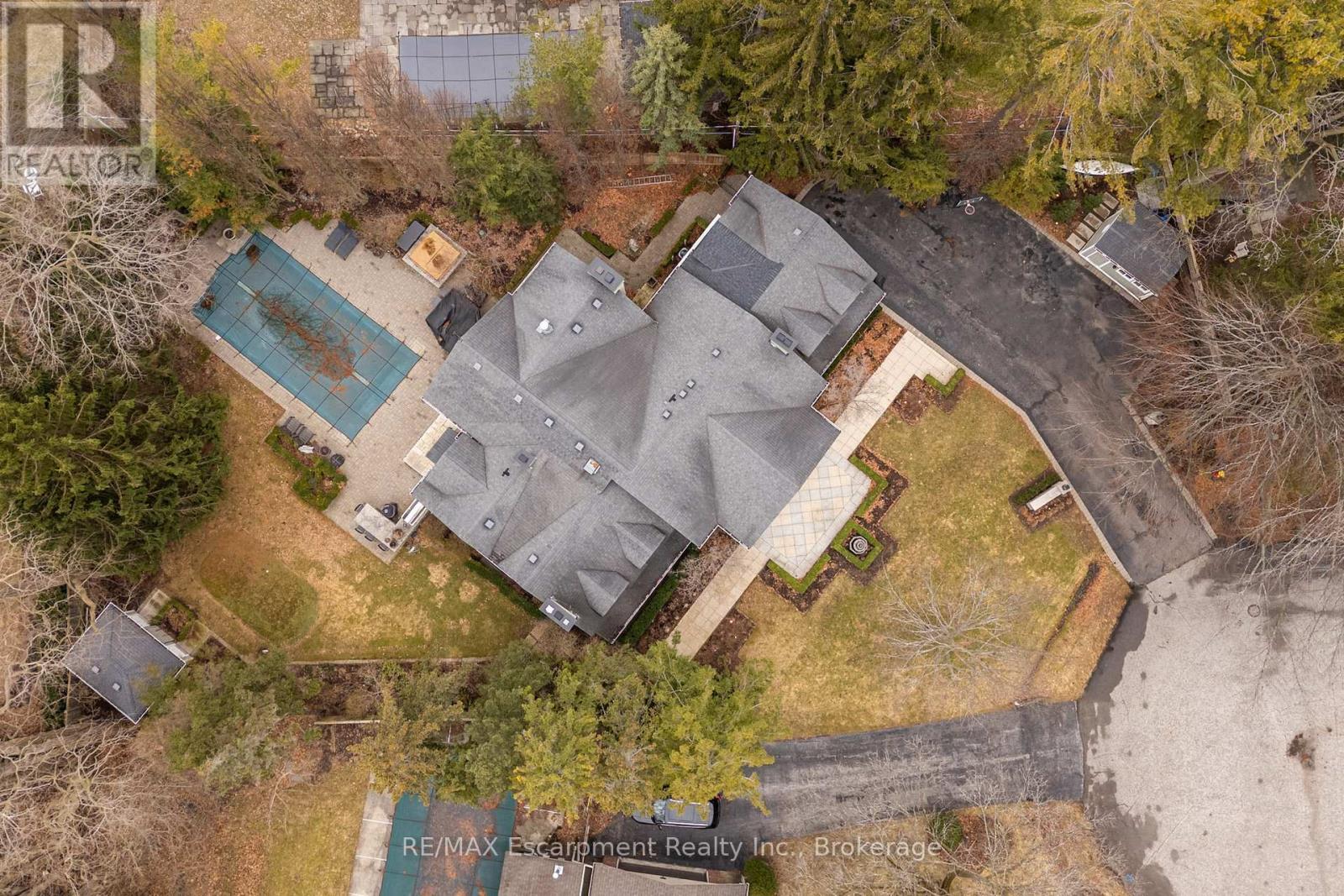 146 Abbey Court, Oakville, Ontario  L6J 4L1 - Photo 44 - W12934694