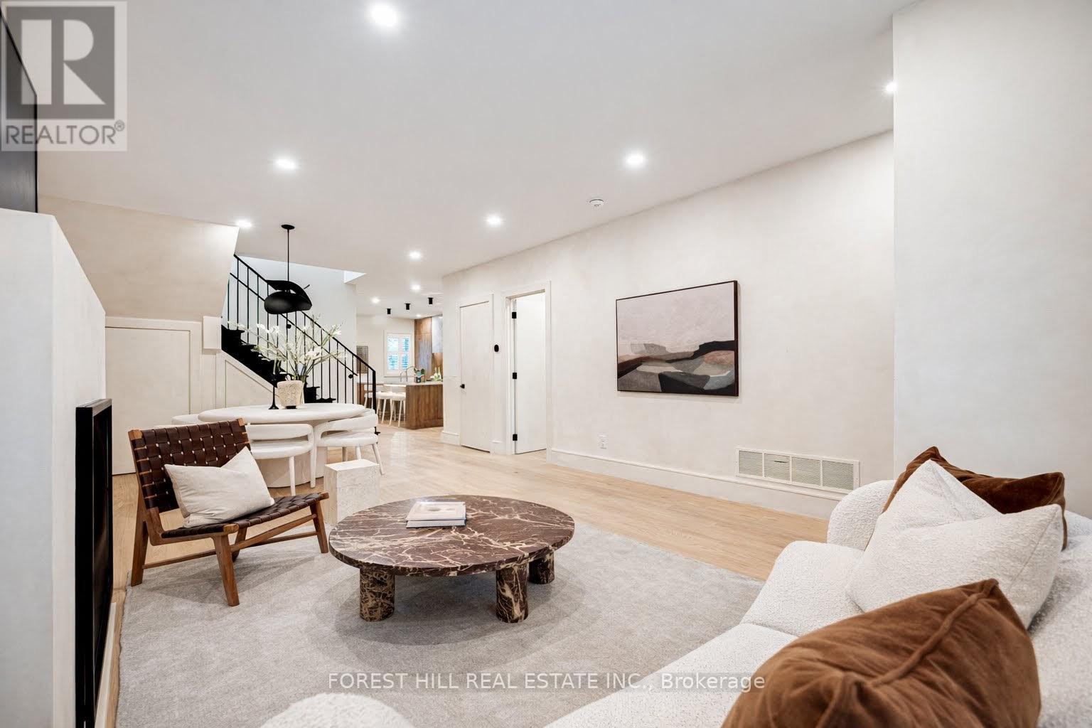 295 Strathmore Boulevard, Toronto, Ontario  M4J 1P9 - Photo 2 - E12908658